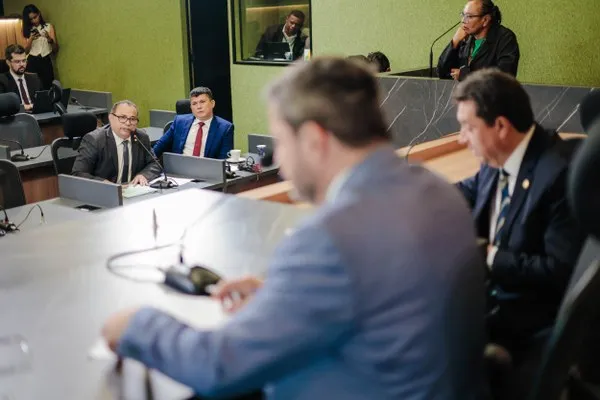 Deputados aprovam empréstimos de R$ 175 milhões para ampliação do metrô de Teresina.