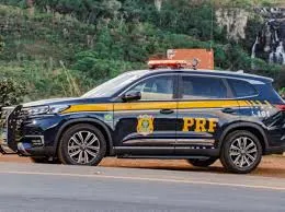 Em Floriano, PRF prende condutor por dirigir sob efeito de drogas e resistência na BR-230.