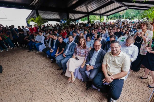 Deputados titulares retornam à Assembleia Legislativa do Piauí.