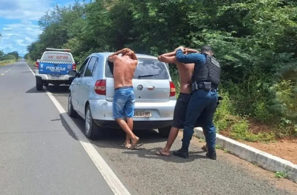 Dois homens foram detidos após serem flagrados com animais furtados em São João da Varjota, no interior do Piauí.