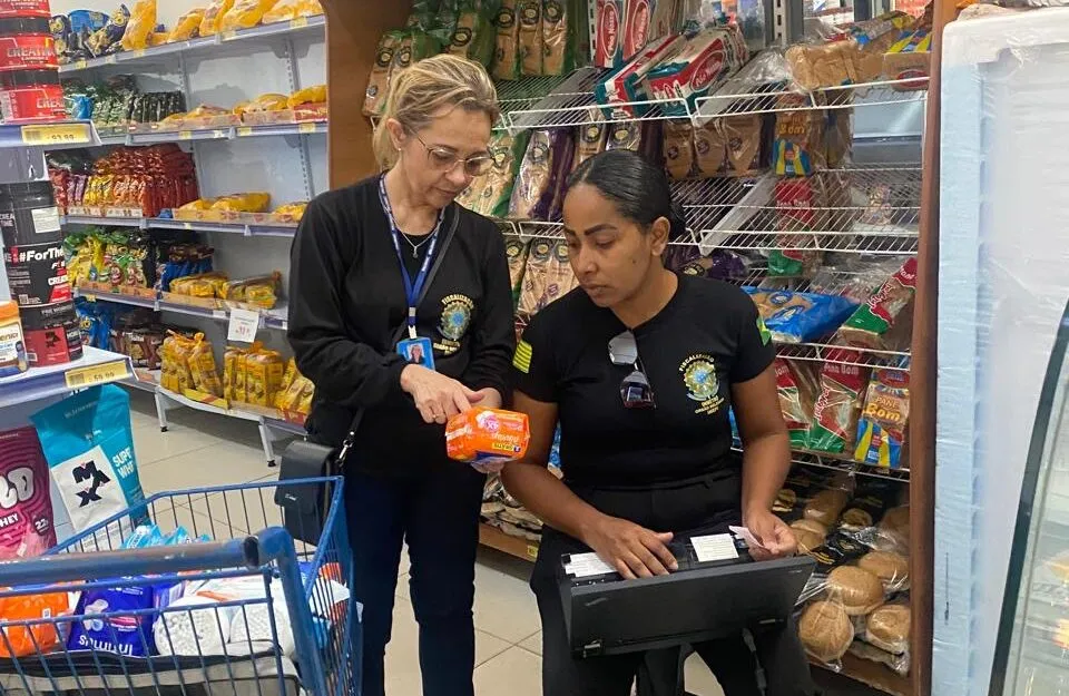 Imepi fiscaliza itens vendidos para o Dia das Mães e orienta consumidores.