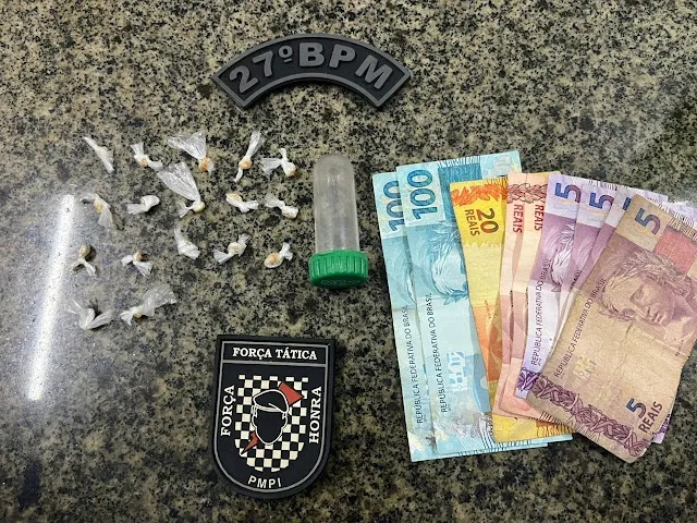 Em Parnaíba, polícia prende um homem e duas mulheres suspeitos de tráfico de drogas.