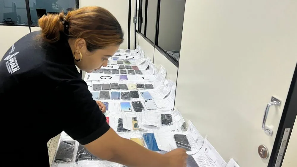 Secretaria da Segurança realiza, na segunda (11), restituição de 153 celulares recuperados; confira a lista de proprietários.