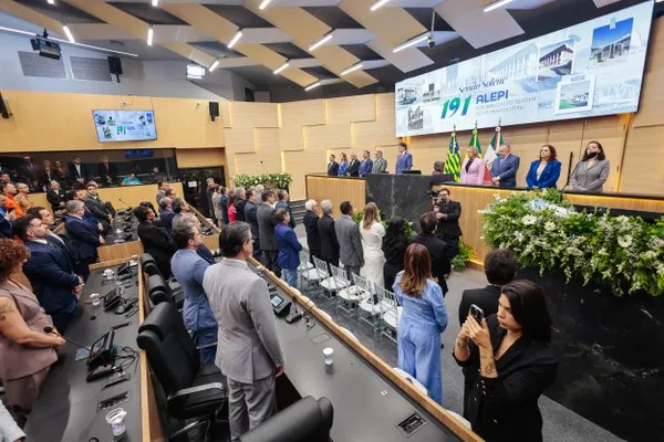 Personalidades recebem Medalha do Mérito Legislativo em comemoração pelos 191 anos da Alepi.