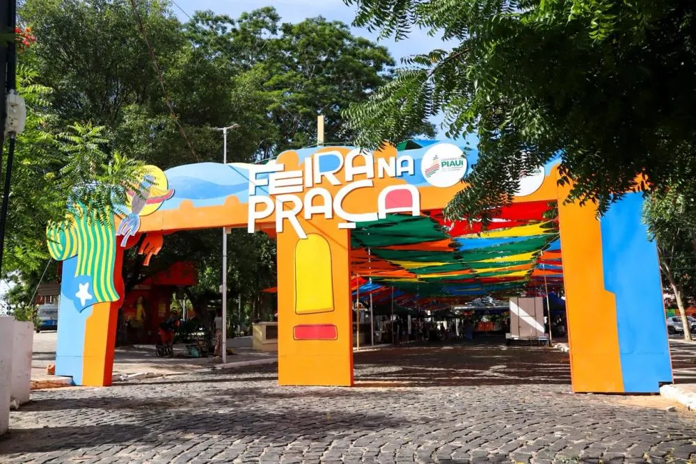 Feira na Praça celebra o Dia das Mães com música, cultura e encontro de famílias no Centro de Teresina neste domingo (10).