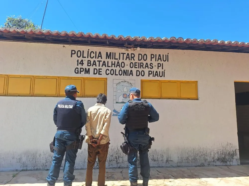 Na cidade de Colônia do Piauí, homem é preso suspeito de violência doméstica contra a própria mãe.