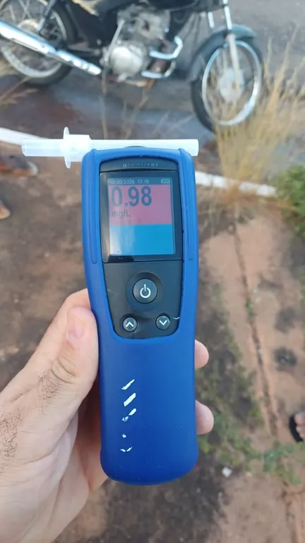 PRF prende dois homens por embriaguez ao volante durante fiscalizações no interior do Piauí.