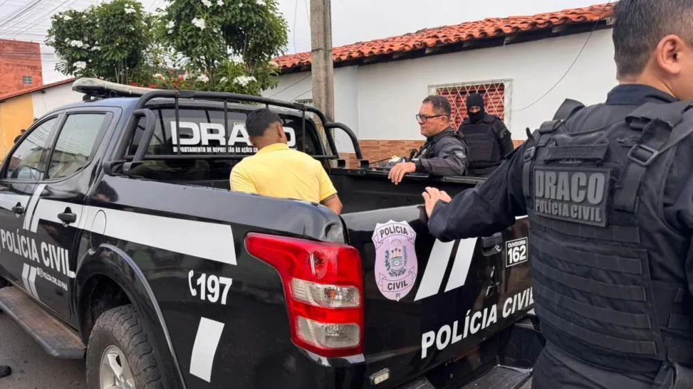 Polícia cumpre mandados e prende foragido condenado por tráfico de drogas na zona Sudeste de Teresina.