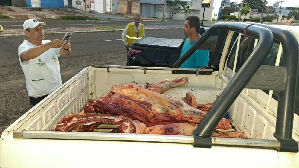 Em Teresina, Vigilância Sanitária apreende 230 kg de carne irregular.