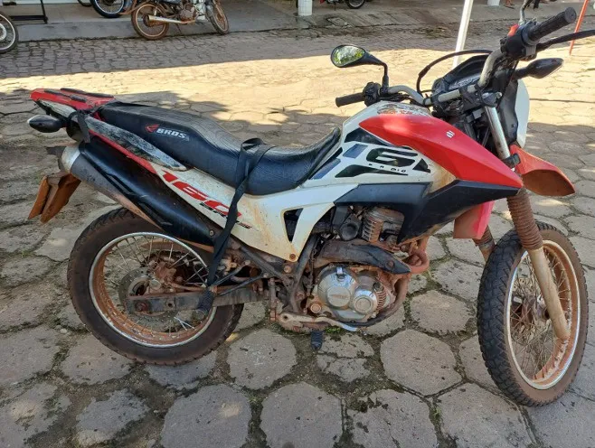 PRF recupera duas motocicletas adulteradas durante fiscalizações no norte do Piauí.