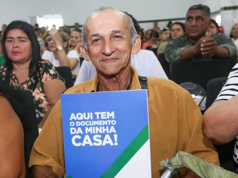 Governo do Piauí entrega 894 registros de imóveis a famílias da zona norte de Teresina nesta quarta (20)