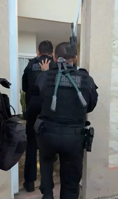 Polícia cumpre mandados contra investigados por participação na morte de idoso durante assalto em Batalha.