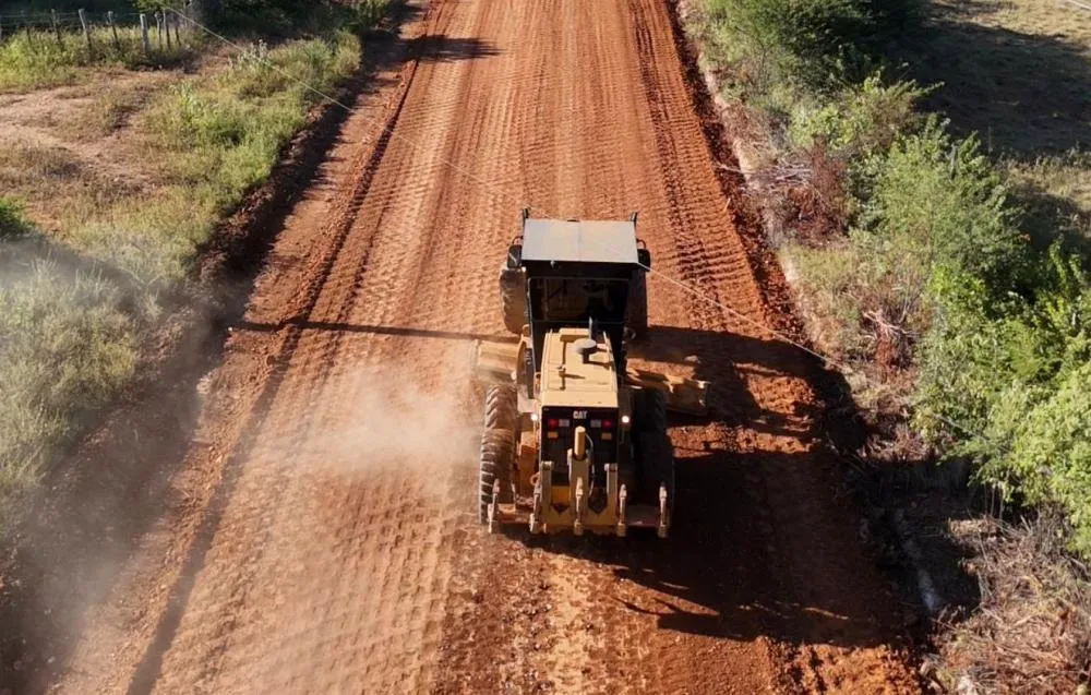 DER-PI inicia restauração de 90 km da PI-144, conectando cinco cidades na região da Serra da Capivara.