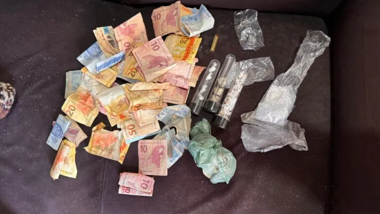 Polícia cumpre mandados e prende dois investigados por tráfico de drogas em Campo Maior.