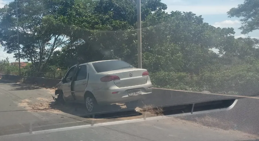 Grave acidente envolvendo 5 veículos deixa Ponte Tancredo Neves, na zona Sul de Teresina parcialmente interditada.