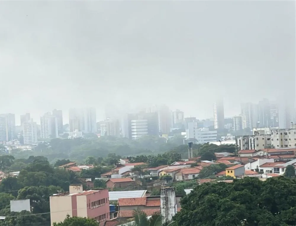 Névoa em Teresina: meteorologista explica como alta umidade e queda de temperatura provocam o fenômeno.