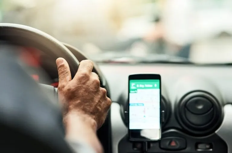 Programa Move Brasil: Motoristas de apps e taxistas já podem pedir o financiamento para a compra de veículos novos, com valor máximo de R$ 150 mil.